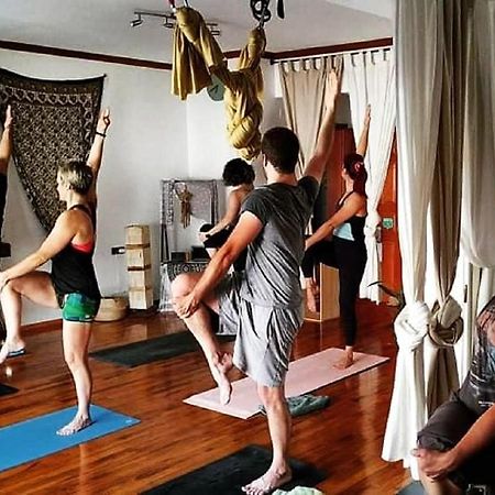 Urban Yoga House Hostel & Retreat ヨアニナ エクステリア 写真