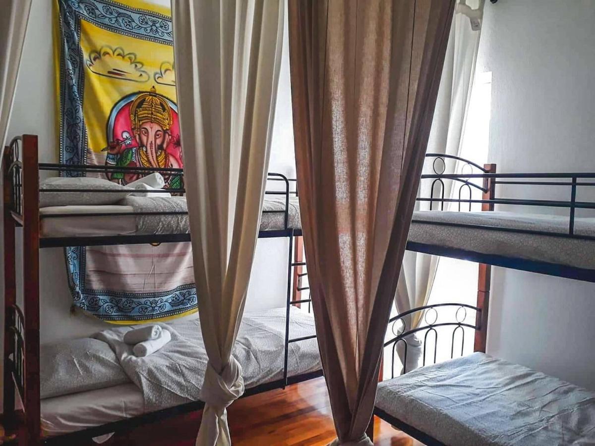 Urban Yoga House Hostel & Retreat ヨアニナ エクステリア 写真