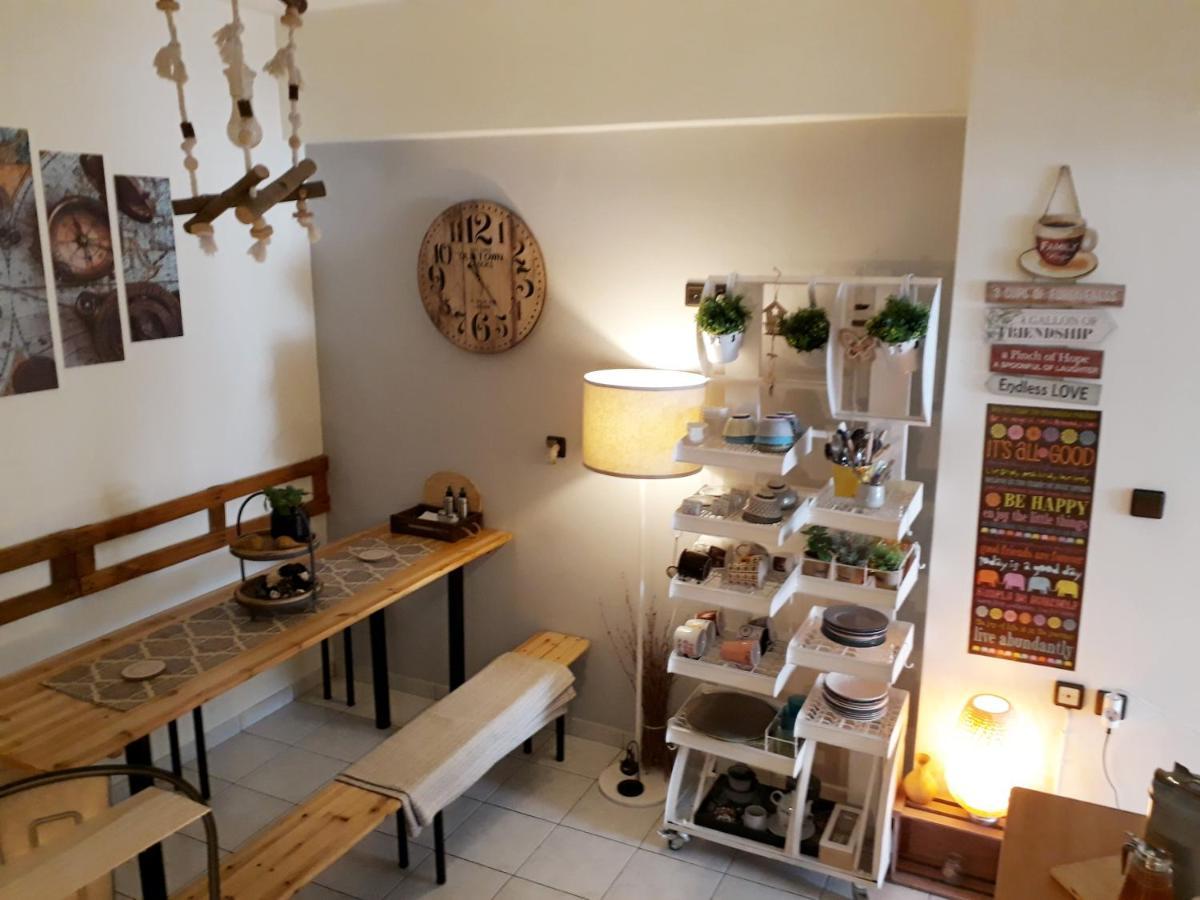 Urban Yoga House Hostel & Retreat ヨアニナ エクステリア 写真